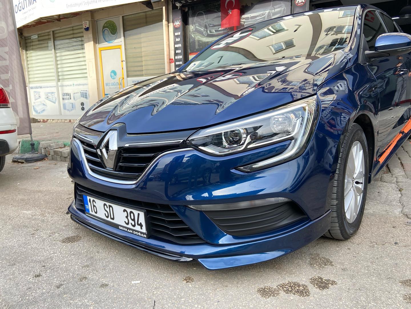 RENAULT MEGANE 4 SEDAN- HB ÖN EK